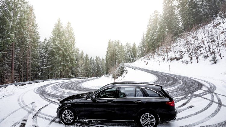 qué llevar en el coche en invierno