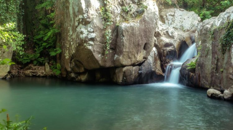 11 lagos y piscinas naturales para bañarse en España