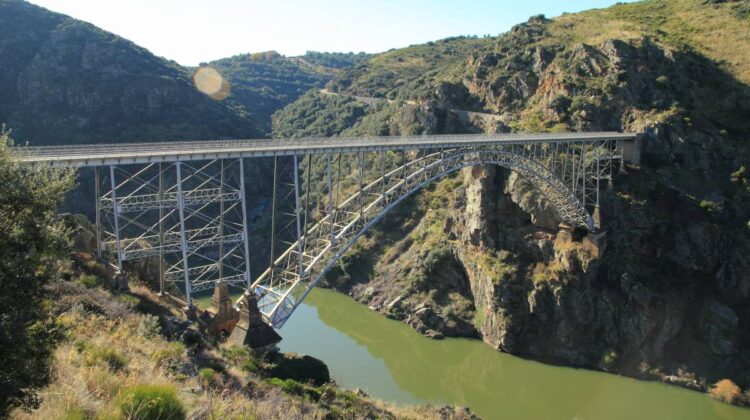 Puente de Requejo