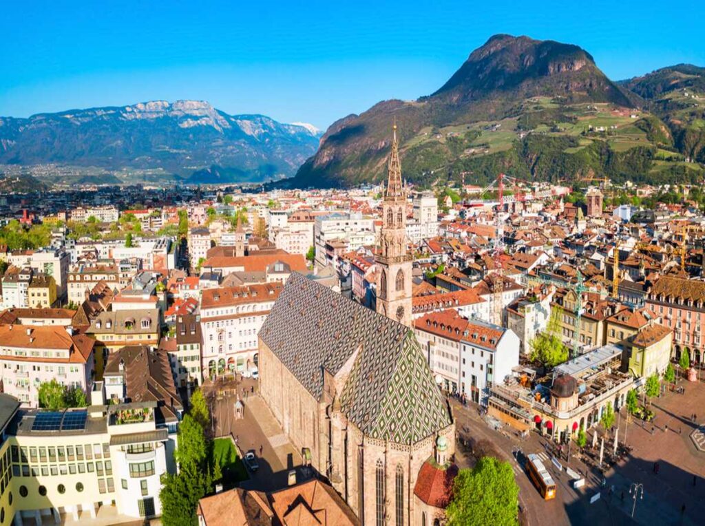 Panorámica de Bolzano, Italia.