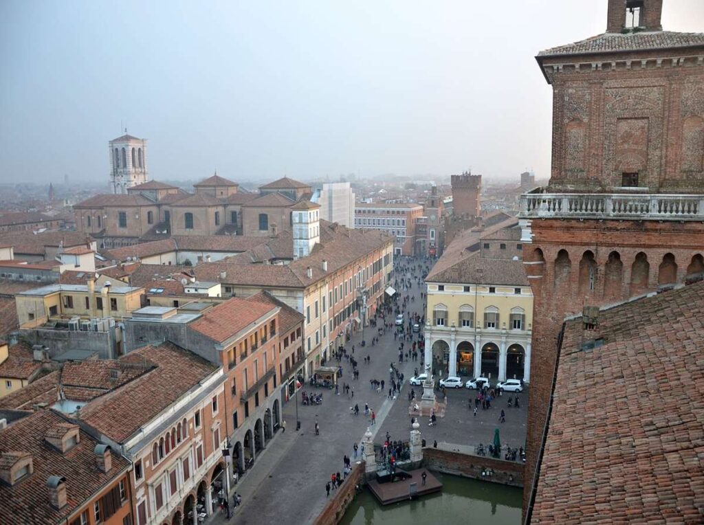 Ferrara, una de las cinco ciudades italianas más interesantes para montar en bici.